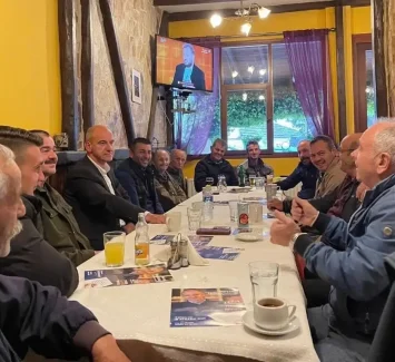 Ο υποψήφιος Βουλευτής Φώντας Μπαραλιάκος στα πανέμορφα χωριά του Καταχά και της Καστανιάς συναντήθηκε  με καλούς φίλους