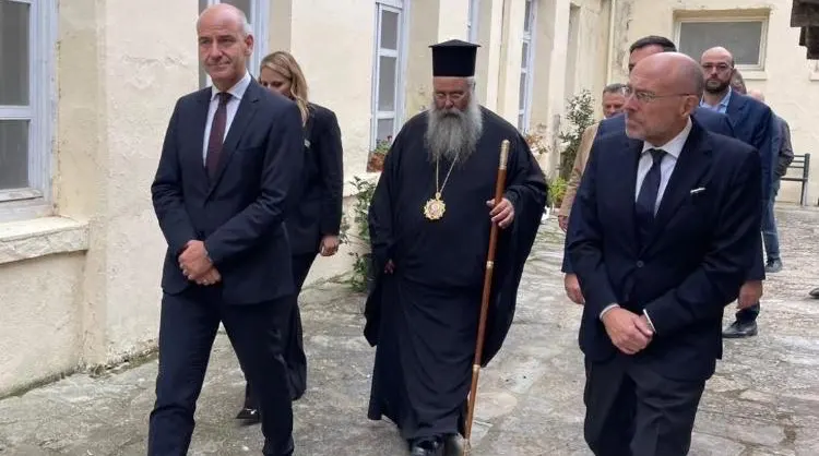 Φώντας Μπαραλιάκος: Επιστρέφουν στην τοπική εκκλησία οι εγκαταστάσεις του π. Ψυχιατρείου στην Πέτρα