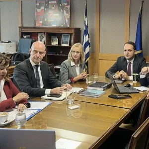 Συνάντηση Μπαραλιάκου, Στρίμπα με τον Υφυπουργό Χρ. Δερμετζόπουλο για τις εκκρεμότητες του Κτηματολογίου Κατερίνης 11 Συνάντηση Μπαραλιάκου, Στρίμπα με τον Υφυπουργό Χρ. Δερμετζόπουλο για τις εκκρεμότητες του Κτηματολογίου Κατερίνης