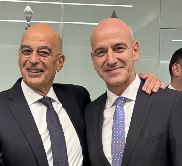 Στα εγκαίνια της νέας βιοκλιματικής όψης του κτιρίου του Υπουργείου Εθνικής Άμυνας ο Φώντας Μπαραλιάκος