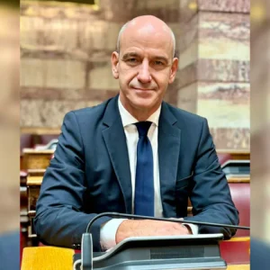 Κοσμήτορας της Βουλής των Ελλήνων εκλέχθηκε ο Φώντας Μπαραλιάκος