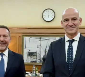 Συνάντηση Μπαραλιάκου – Στουρνάρα: Στο επίκεντρο η οικονομία, οι μικρομεσαίοι και ο πρωτογενής τομέας