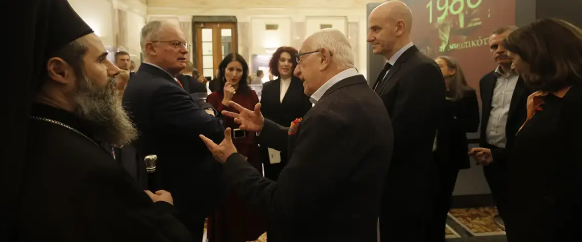 Φώντας Μπαραλιάκος: Με την ιδιότητα του Προέδρου της Επιτροπής της Βιβλιοθήκης της Βουλής στα εγκαίνια της έκθεσης «Το δικό μας Σύνταγμα, 1975–2025»