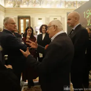 Φώντας Μπαραλιάκος: Με την ιδιότητα του Προέδρου της Επιτροπής της Βιβλιοθήκης της Βουλής στα εγκαίνια της έκθεσης «Το δικό μας Σύνταγμα, 1975–2025»