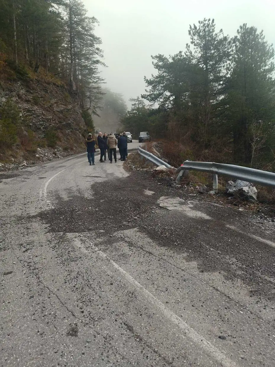 Φώντας Μπαραλιάκος: Συντονισμένη αυτοψία με τους αρμόδιους στον δρόμο προς τα Πριόνια για την αντιμετώπιση της κατολίσθησης  