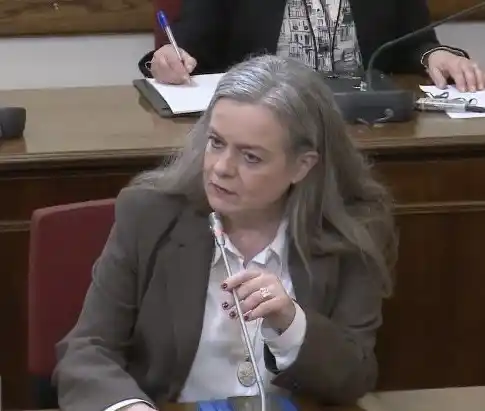 1η συνεδρίαση της Επιτροπής Βιβλιοθήκης της Βουλής υπό την προεδρία του Ξενοφώντα Μπαραλιάκου