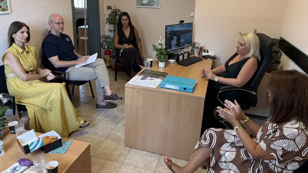 Φ. Μπαραλιάκος: «Καμία γυναίκα μόνη, απέναντι στη βία» 2 Φ. Μπαραλιάκος: «Καμία γυναίκα μόνη, απέναντι στη βία»