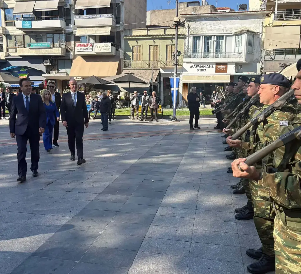 Εκπρόσωπος της Βουλής των Ελλήνων ο Φώντας Μπαραλιάκος στις εκδηλώσεις για την επέτειο απελευθέρωσης της Κατερίνης. 2 Εκπρόσωπος της Βουλής των Ελλήνων ο Φώντας Μπαραλιάκος στις εκδηλώσεις για την επέτειο απελευθέρωσης της Κατερίνης.